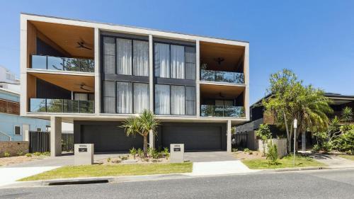 Villa Verda 2 - Luxury Living, Yamba Style - Holiday Yamba