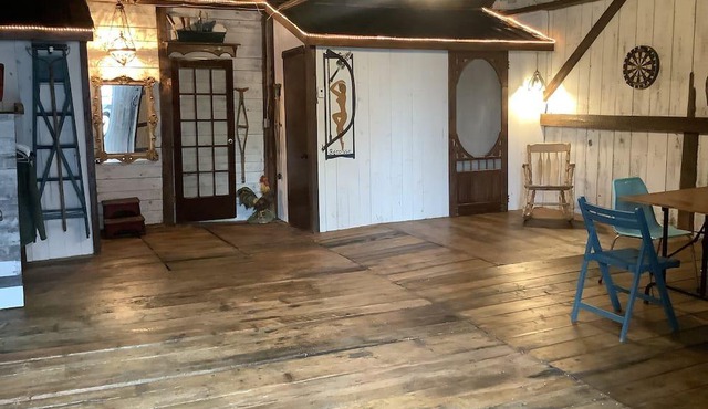 Vintage and antique house and barn. 15 minutes from Miller Zoo, Orchard at Ti-Paul, in St-Séverin de Beauce