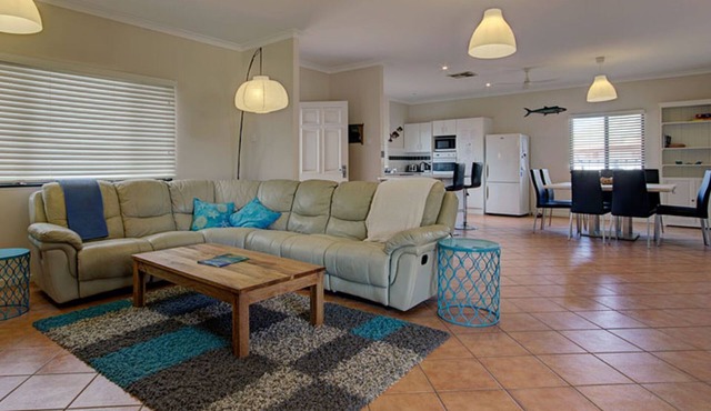Wahoo - Well laid out family home situated in a quiet cul-de-sac.