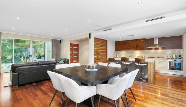 Walk to Beach Coastal Home in Coogee - A Sepal Stay