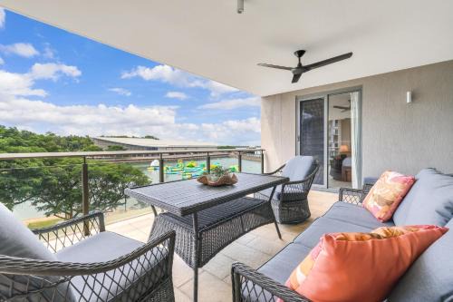 Waterfront Aqua Suite Water Views, Sleeps 5