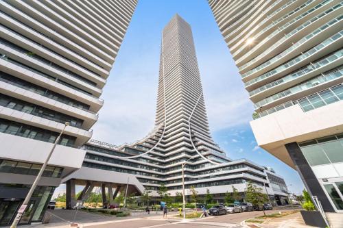 Waterfront Luxury Condo in Toronto