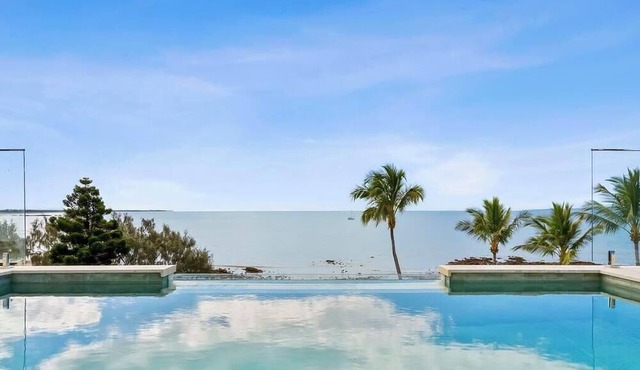 Waters Edge On Wattle | Absolute Beachfront Luxury