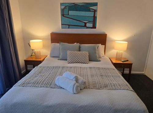Waterside Studio Apartment- Mandurah - With Jetty