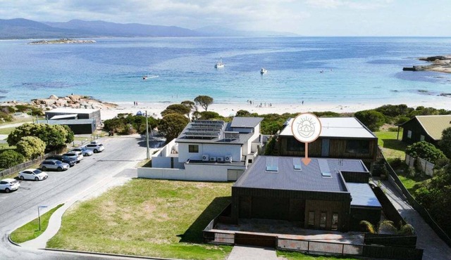 Wauba - On Waubs Bay Beach