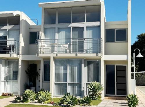 Waves at Jurien, Villa 9-23 Dalton Street