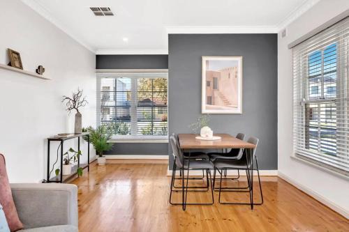 West Beach Hideaway - A Relaxed Coastal Locale