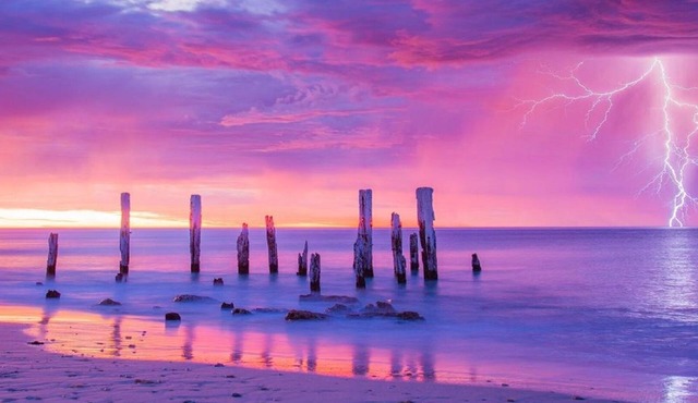 Western Breeze Port Willunga, 800 metres from the sand Free Wi-Fi