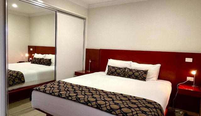 Western Heritage Motor Inn