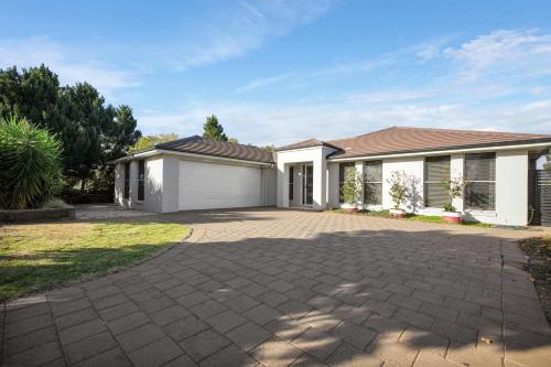 Wheelers House Family Entertainer