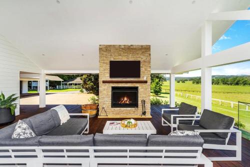 Whispering Pines House, Far Meadow, Berry
