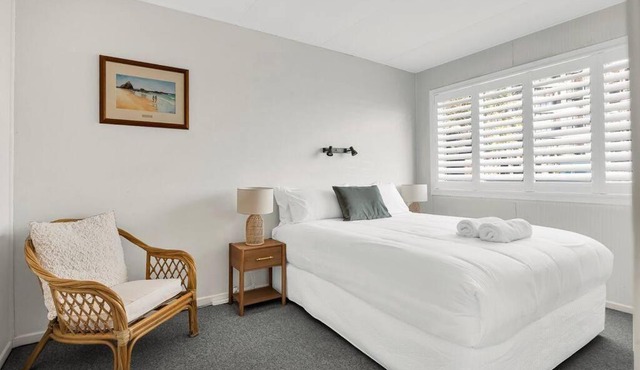White Dolphin, Unit 7 in Gold Coast