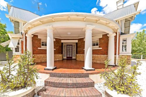 Whiterocks Tanunda Walk to Cafés Sleeps 8 Heritage