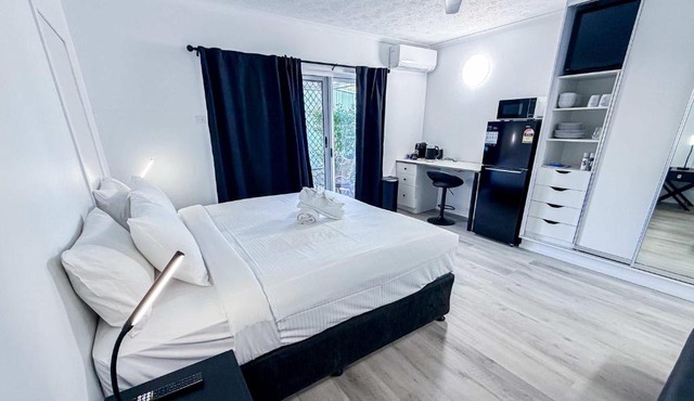 WhitsunStays - U111 The Hideaway