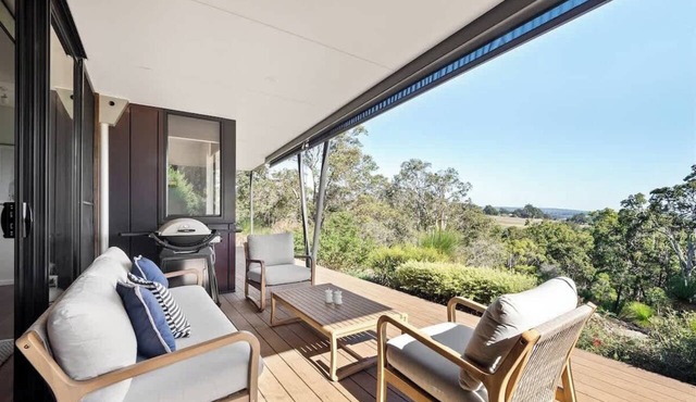 Wildflower Ridge: Elevated Forest & Coastal Escape