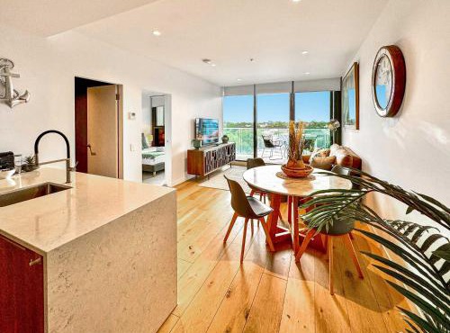 Williamstown Apartment Balcony, Parking & Views