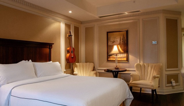 Windsor Arms Hotel in Toronto