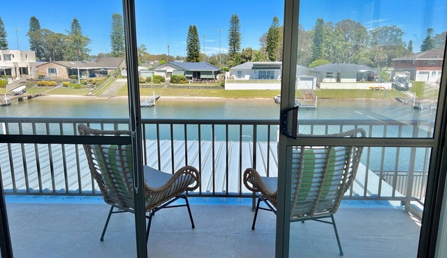 Yabby House - pool, private Jetty, Port Canals