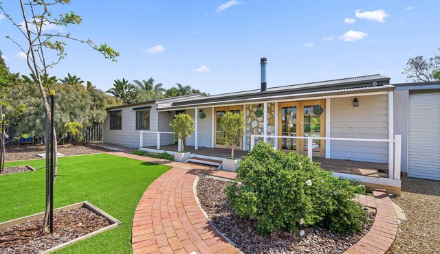 Yankavilla ~ Yankalilla - A Charming 3 Bedroom Cottage in Tranquil Yankalilla Village