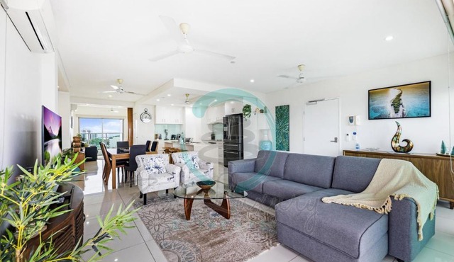 ZEN BY THE WATER - Darwin's Premier Ocean View Family Retreat