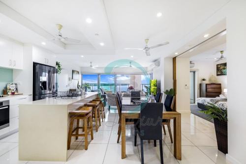 ZEN BY THE WATER - Darwin's Premier Ocean View Family Retreat