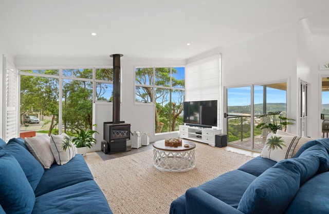 Copacabana Beachside Retreat with Views
