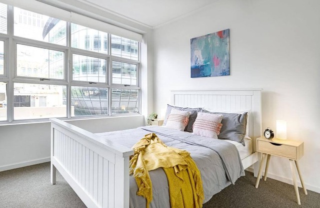 NEW! A Bright & Modern Suite Next to Darling Harbour