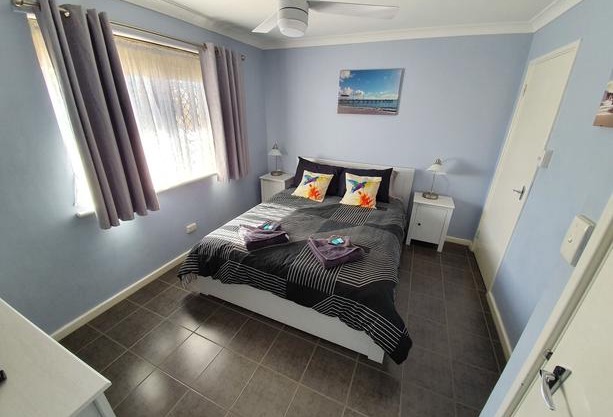 Ocean Beach Chalet 18