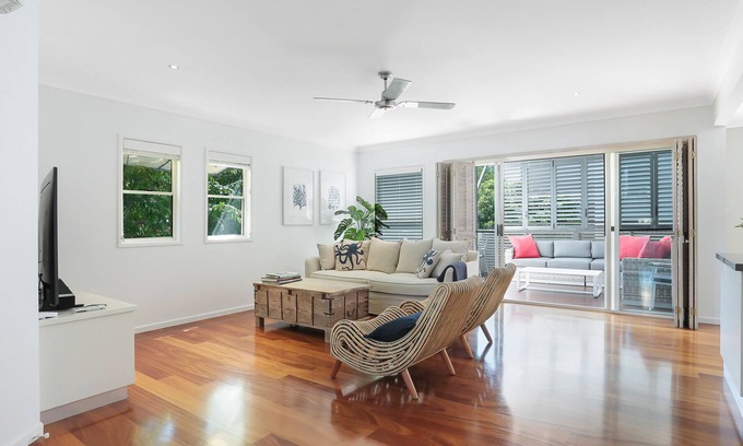 Noosaville House | Privacy by the river, Noosaville