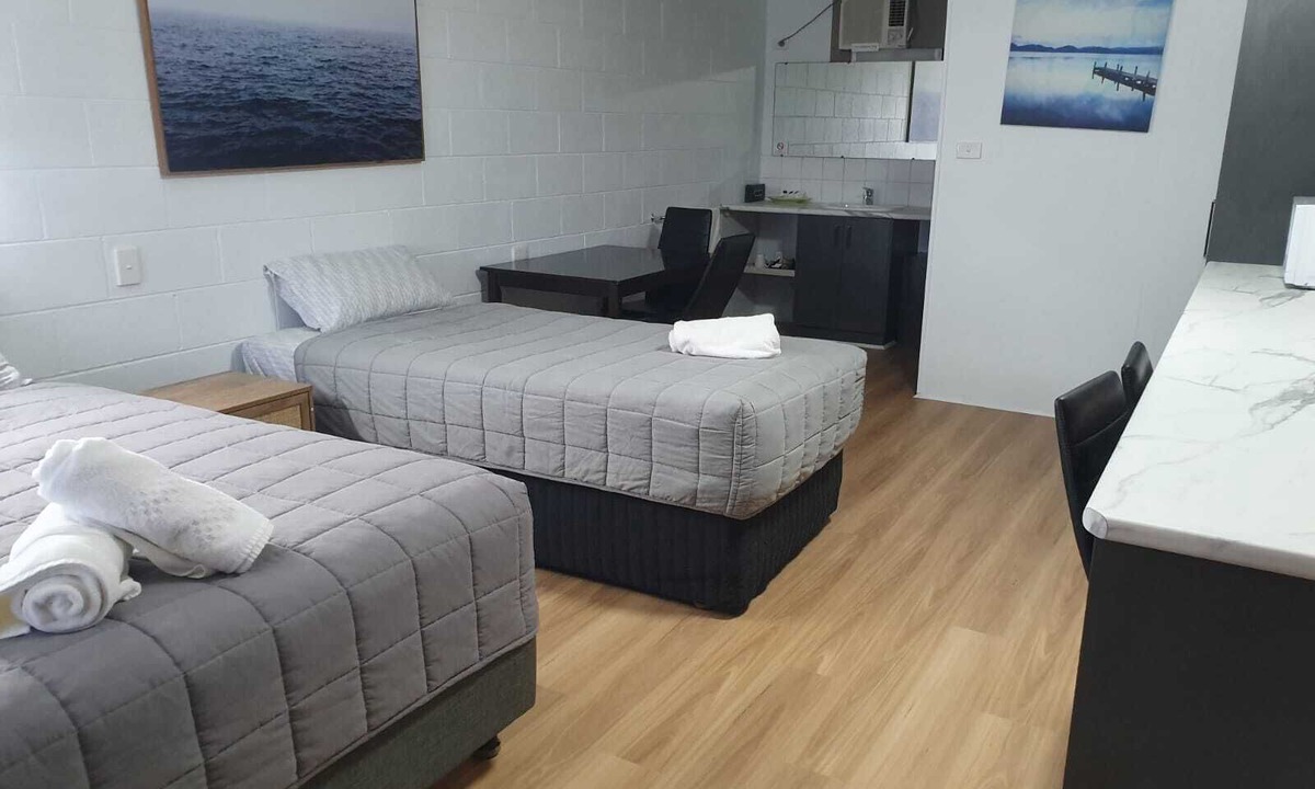 Morwell Hotel | Morwell Parkside Motel