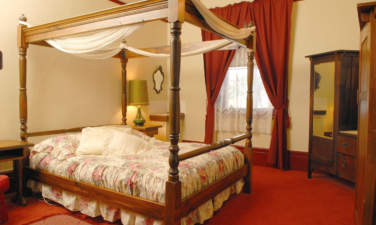Koroit Hotel | Mickey Bourke's Koroit Hotel