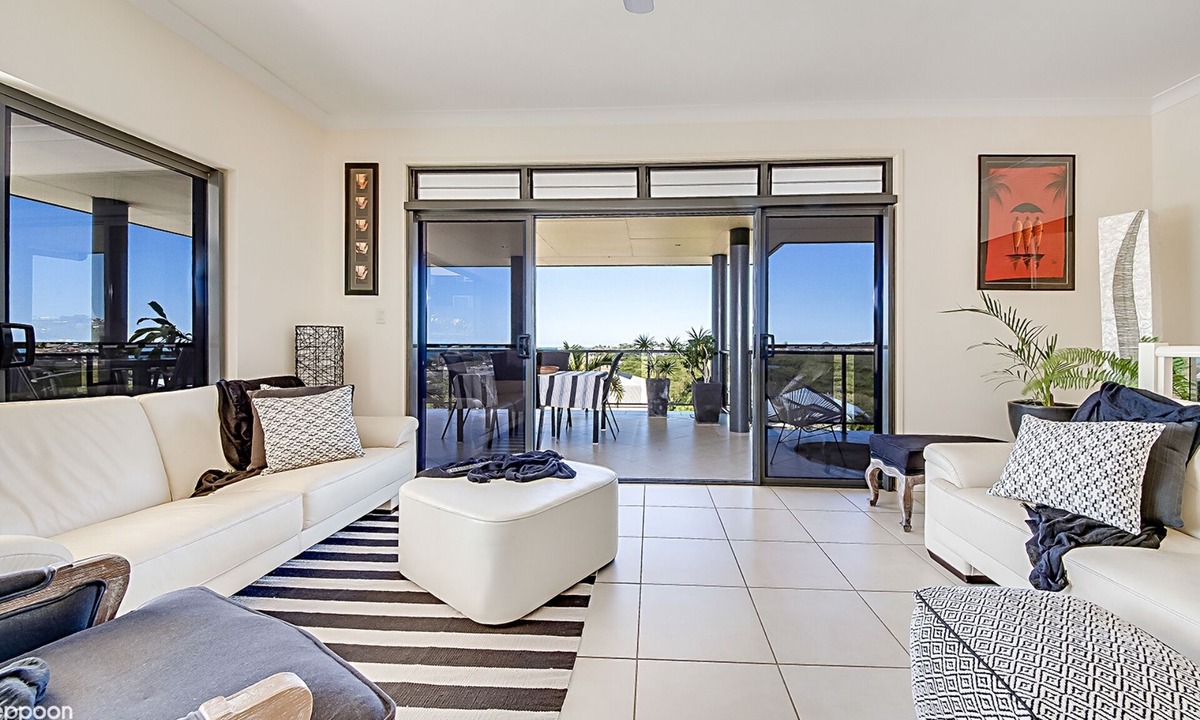 Yeppoon House | POOL WITH SEAVIEWS AND ENDLESS ENTERTAINING