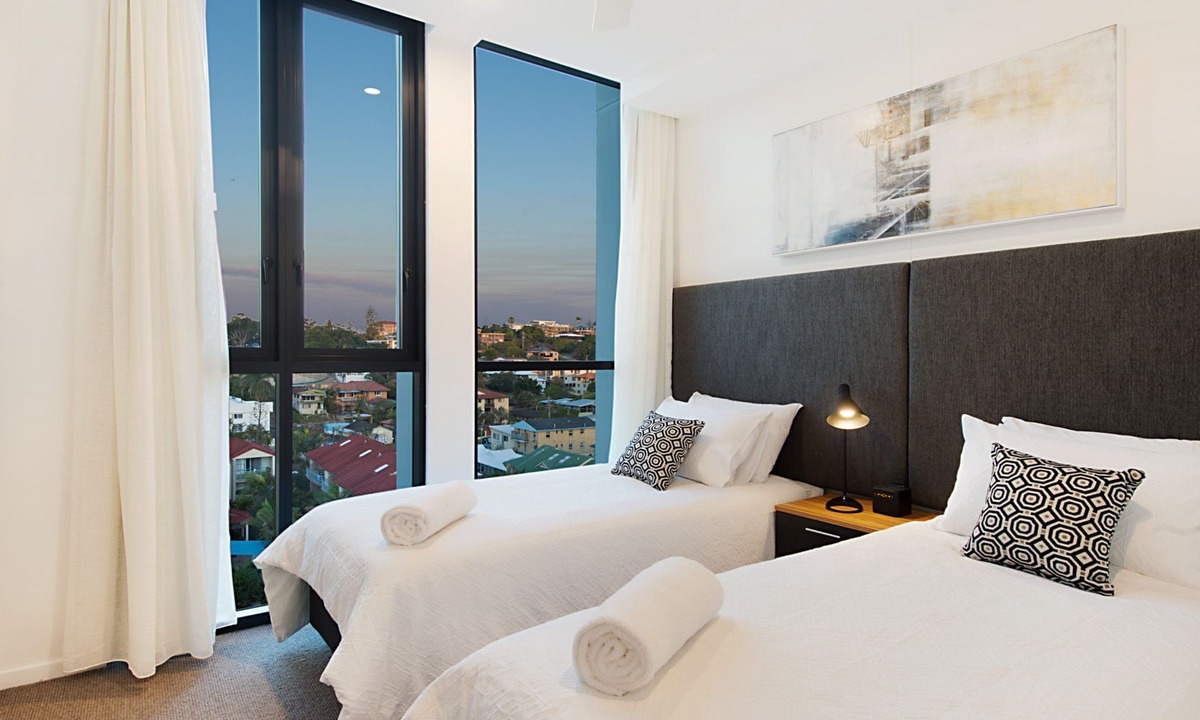 Coolangatta Apartment | Iconic Unit 704 Luxury beachfront apartment with Wi-Fi on Kirra beach in Coolangatta