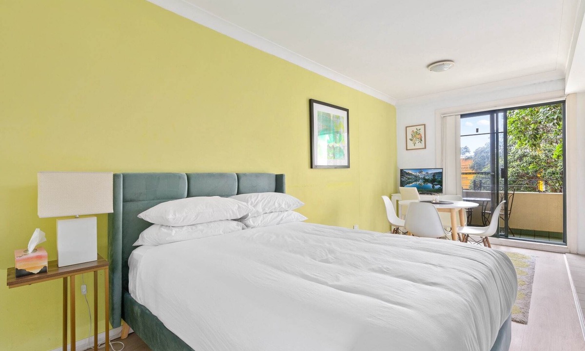 Wollstonecraft Apartment | Serene Studio with Balcony in Prime Location