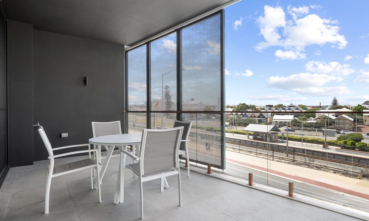 North Fremantle Apartment | Bright 1-Bedroom Escape with Private BBQ