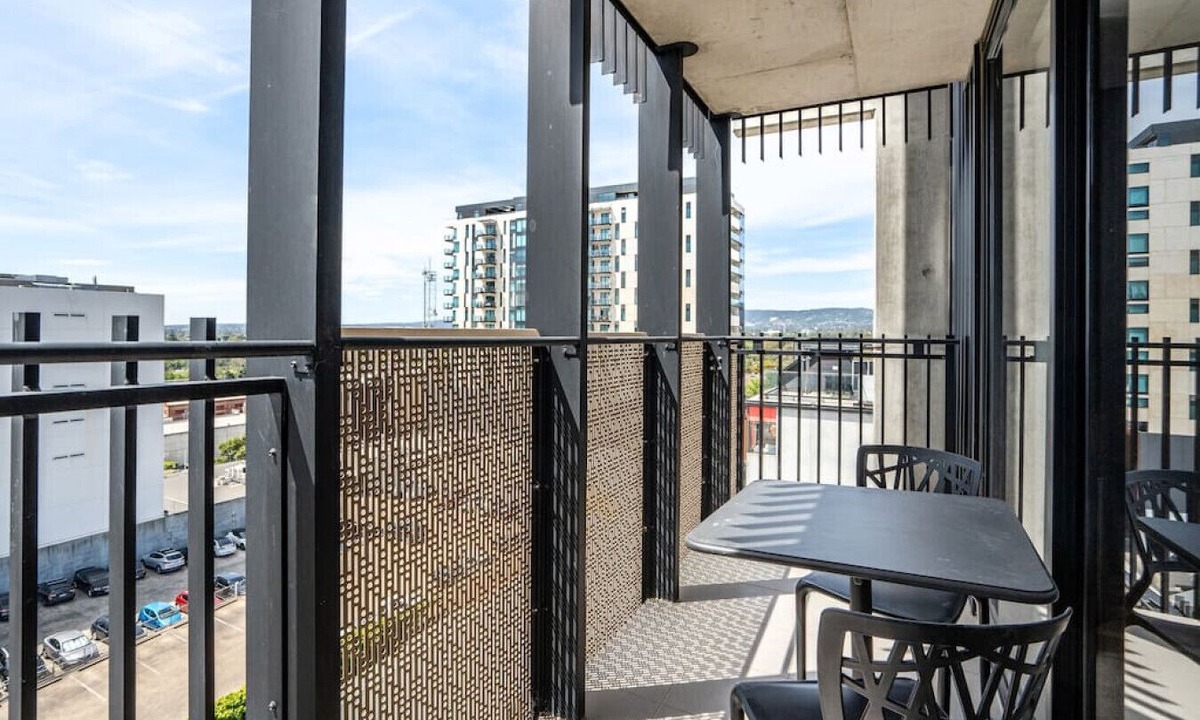 Adelaide Central Business District Apartment | Flinders Heights - A Walkable City-view Stay