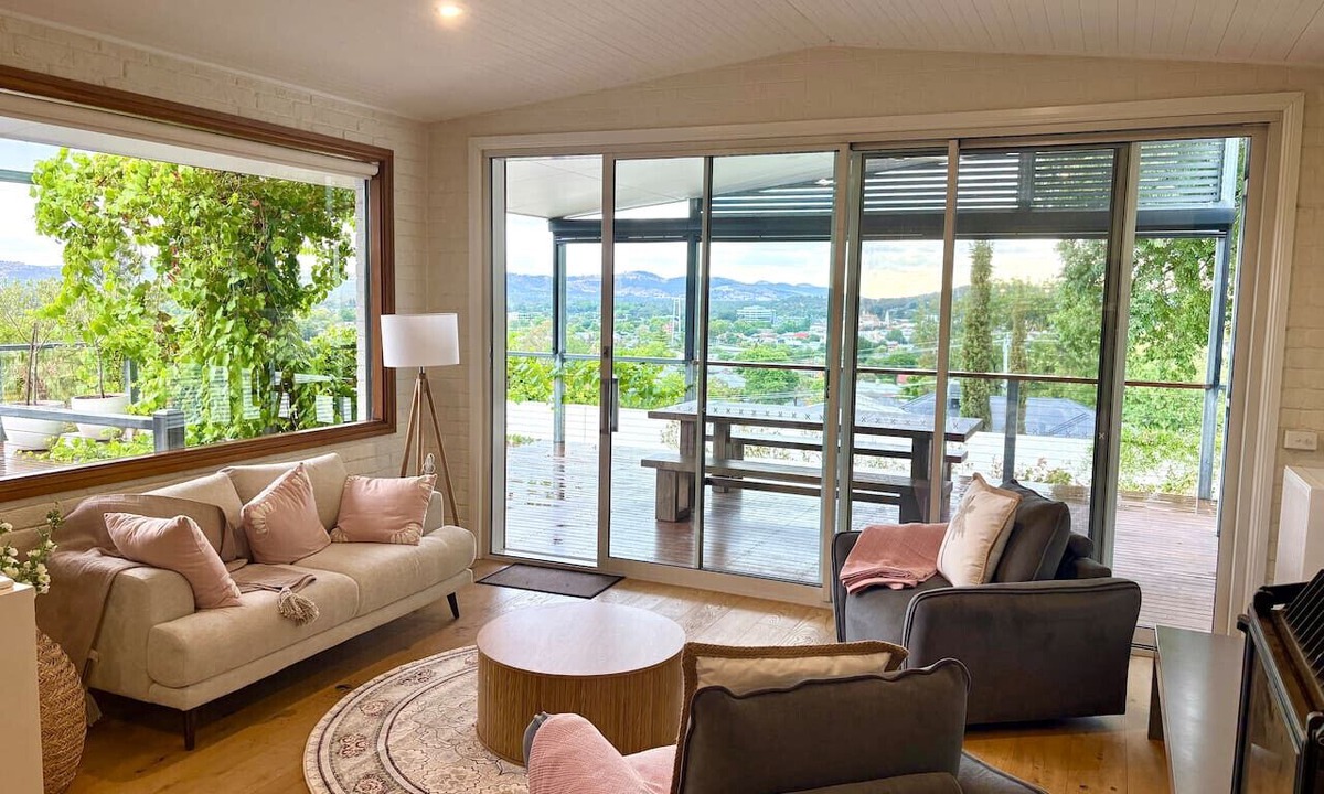 East Albury House | The East Albury House