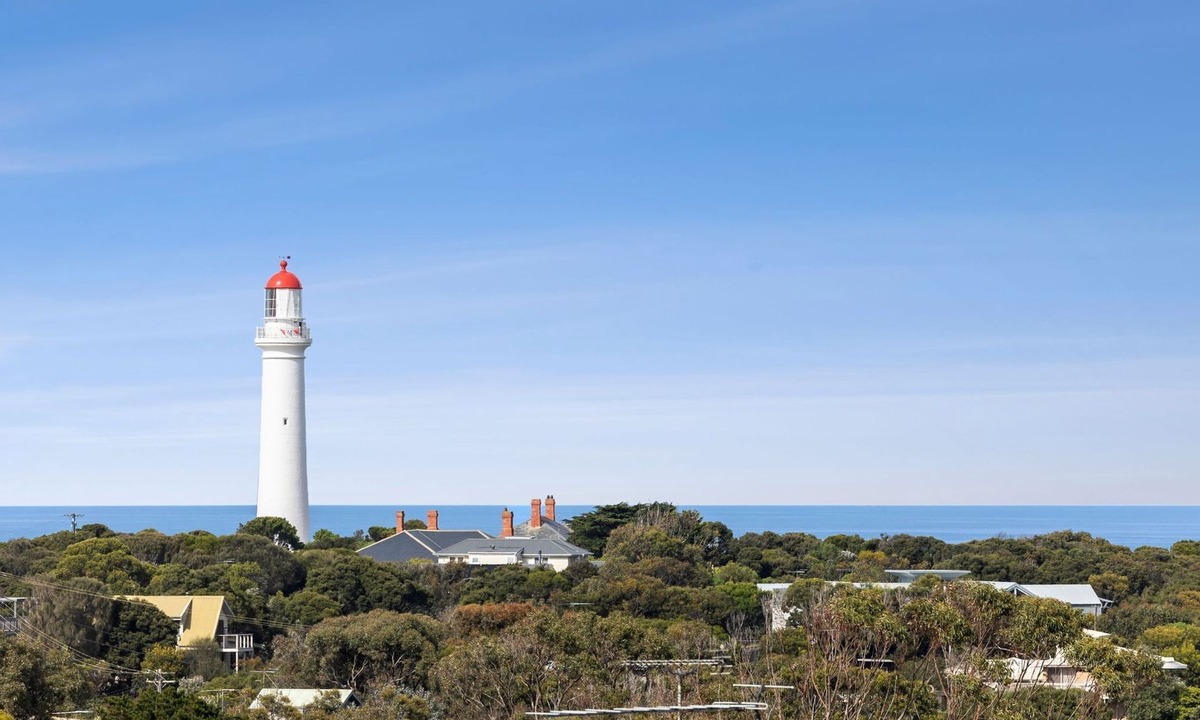 Aireys Inlet House | The Coastal Panorama - Furry Friends Welcome!