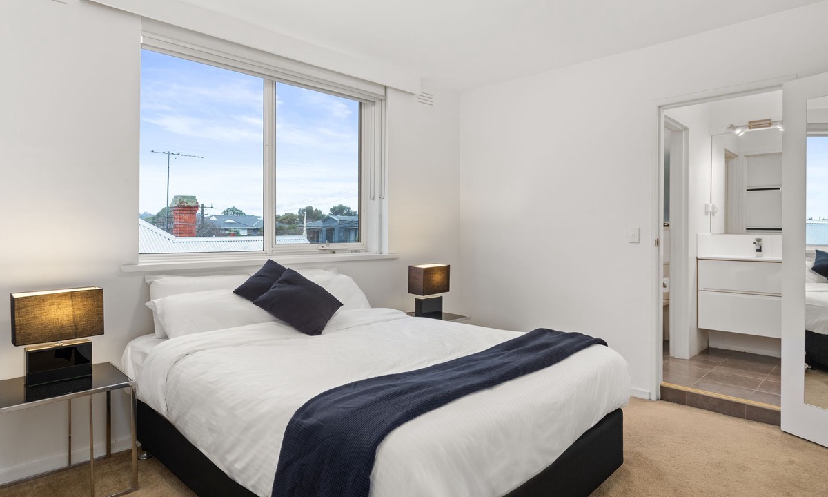 Hawthorn East Apartment | Mama Koko - A relaxing spacious second-floor apartment