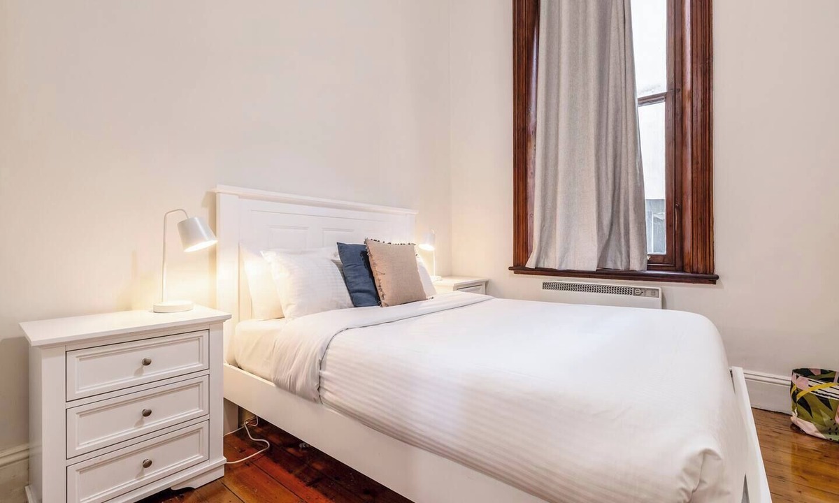 Elwood Apartment | Elwood Manor A Restored Art Deco Gem