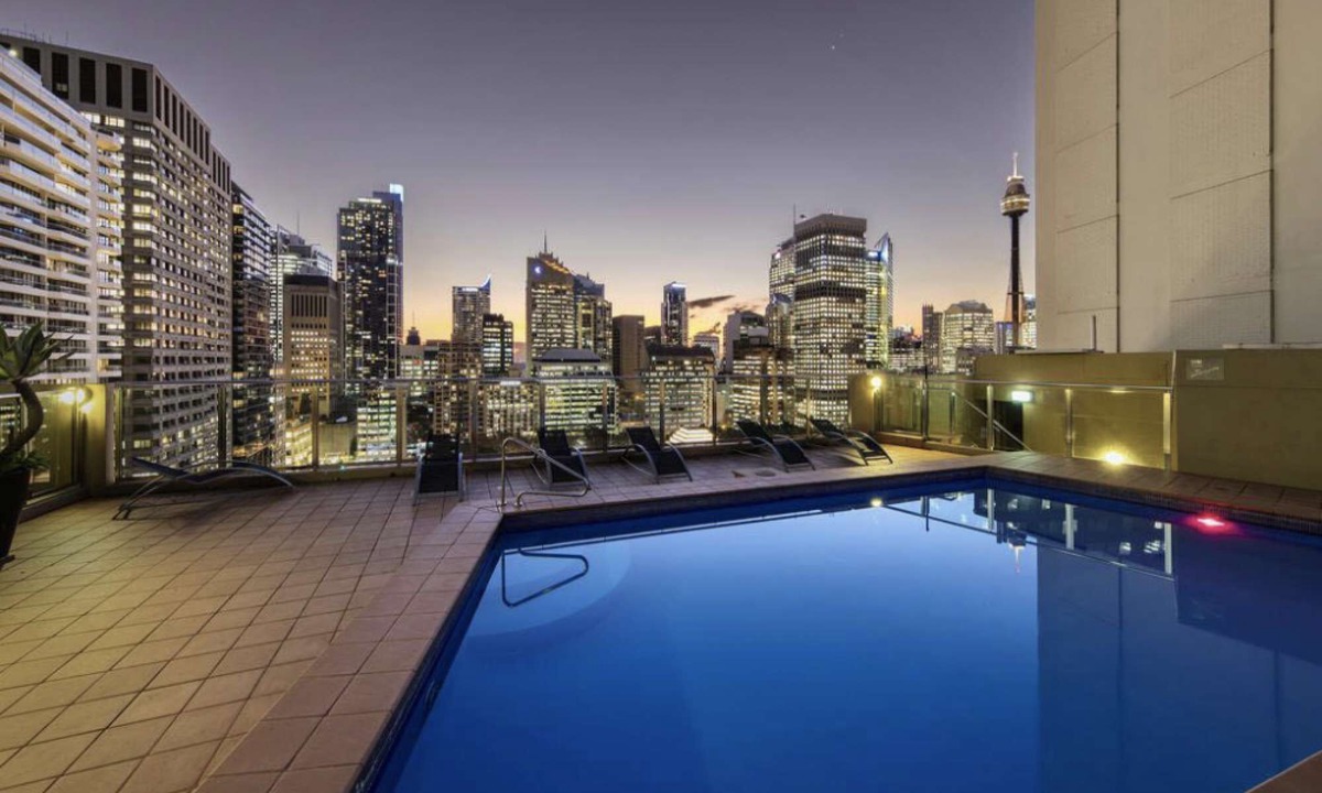 Darlinghurst Apartment | Large City Studio with Big Balcony