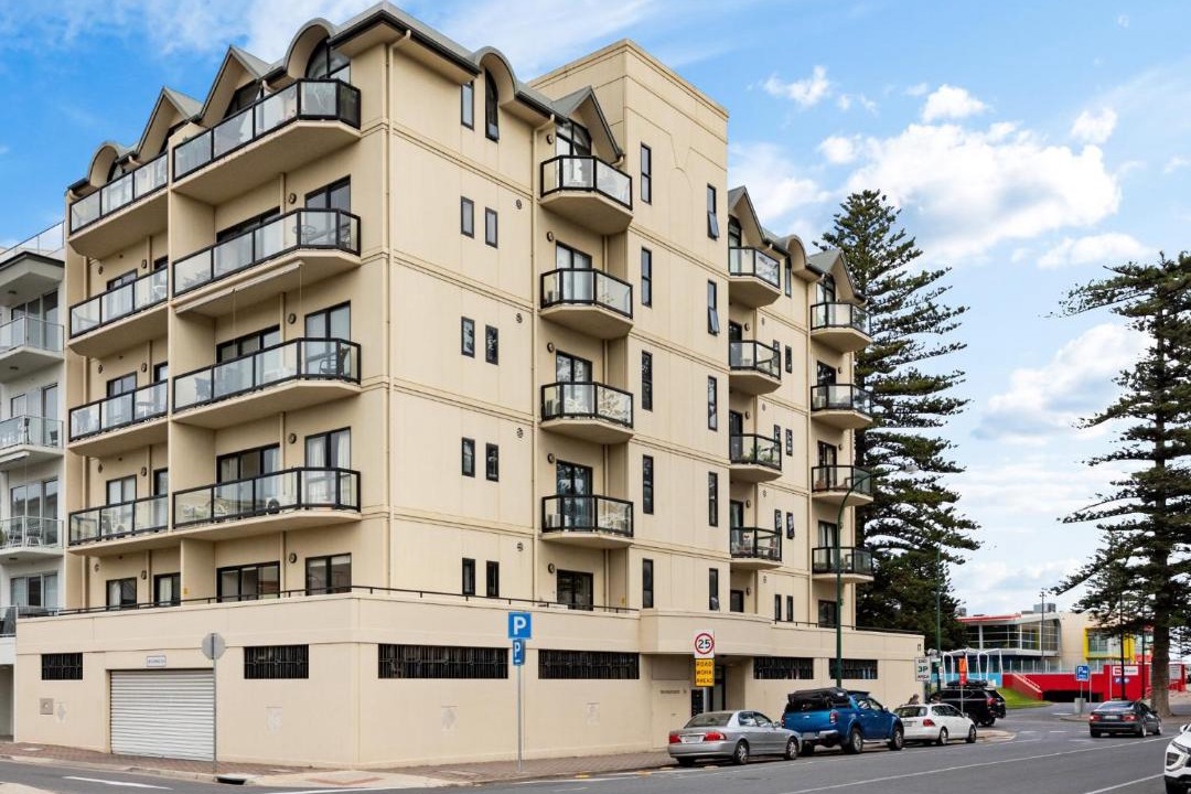 Glenelg Apartment | Colley Escape - Vibrant Life on Glenelg's Foreshore