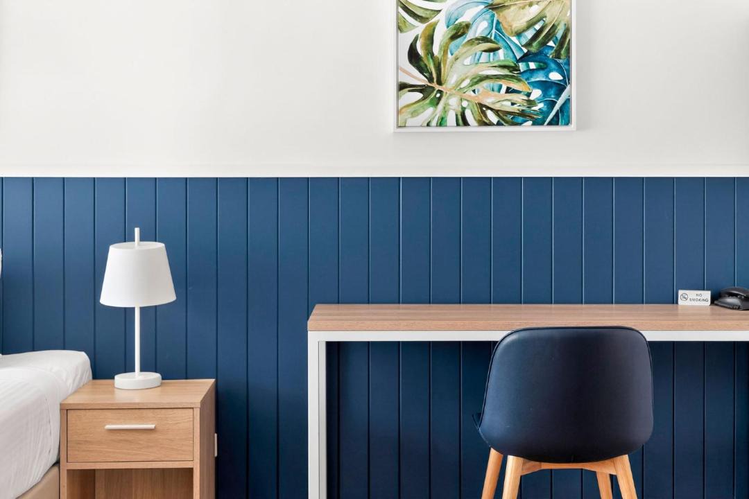 Torquay Apartment | Resort Studio 178 - Pool Access Walk to the Beach
