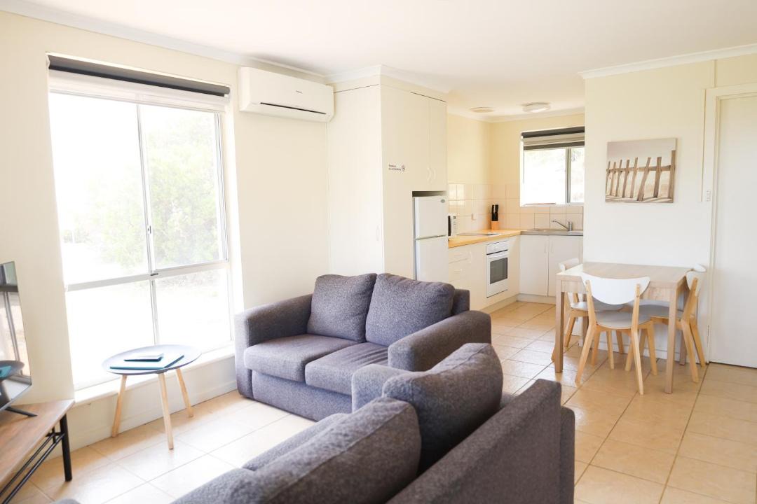 Waterhouse Hotel | Robe Sunset Apartments
