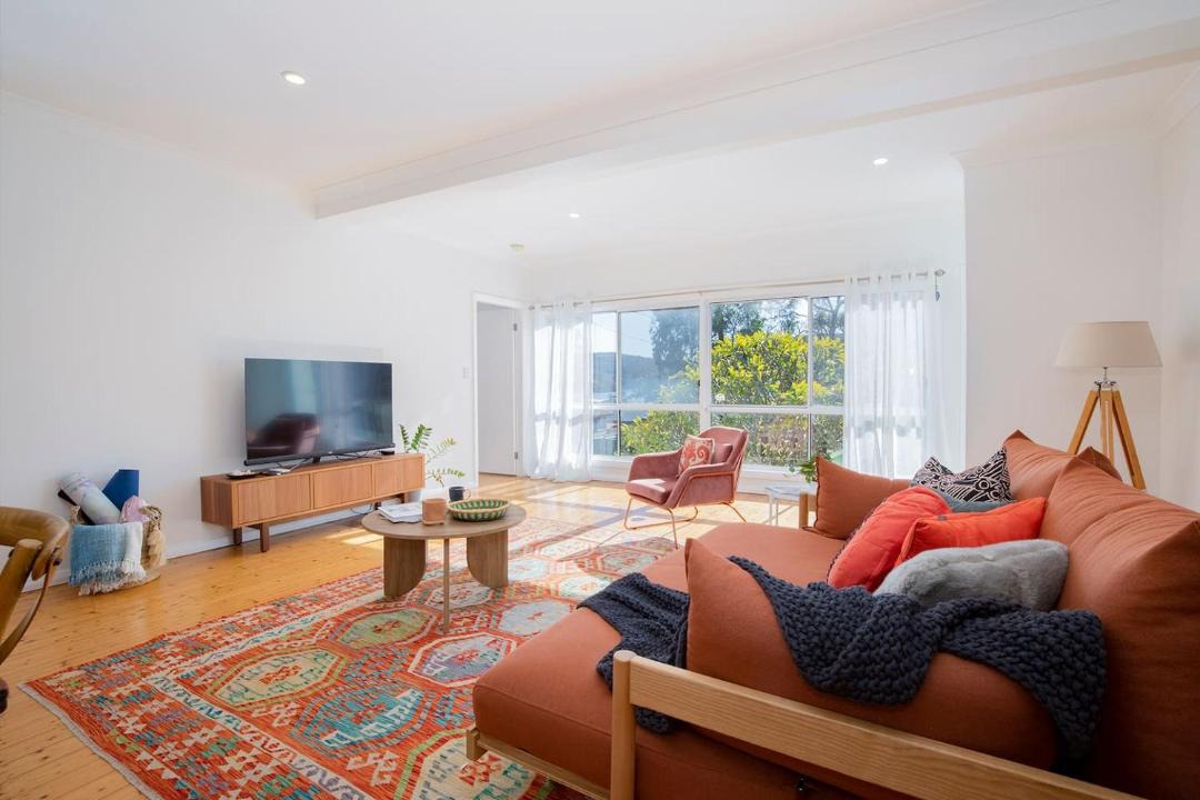 Woy Woy Bay House | Serena Cottage - Sunlit Escape by Woy Woy Bay Wharf