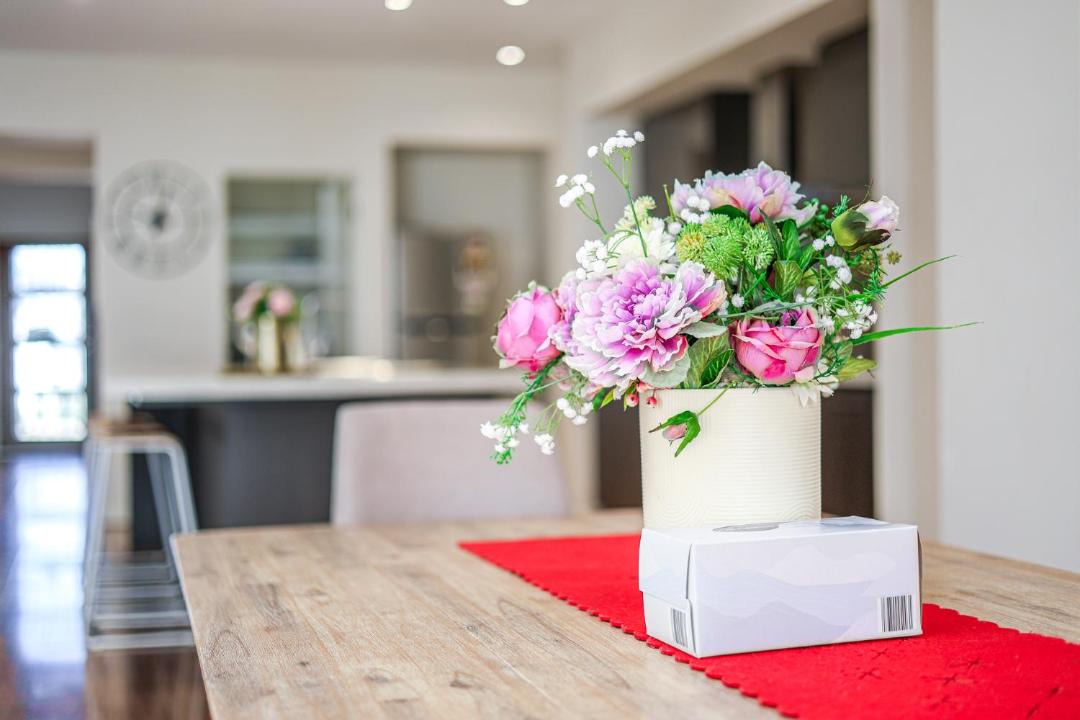 Point Cook House | Stylish Luxe House For Big Group Near Shopping Center