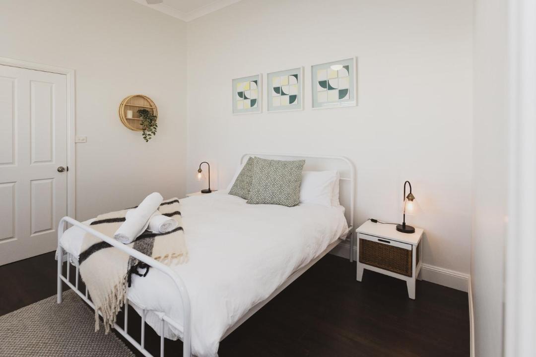 Cessnock House | Halcyon Days your perfect getaway Sunday late check out, pet friendly!