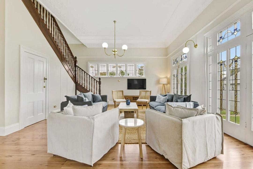 Orange House | Kilarra House - Heritage Home on Byng St Sleeps 10