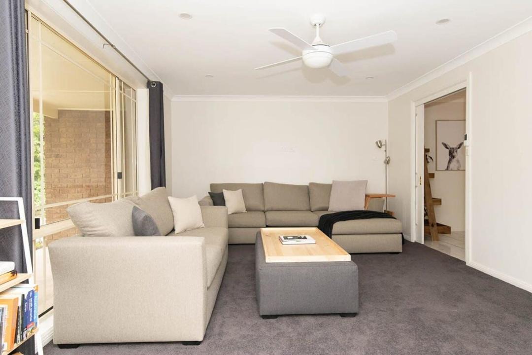Calare House | The Valerie Gardens - Homely & Cosy, Sleeps 11
