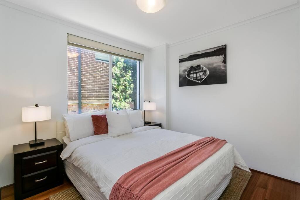 Drummoyne Apartment | STG38 - stunning waterfront apartment - Drummoyne
